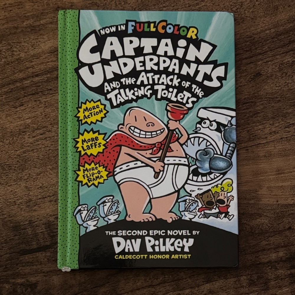 Captain underpants book 📖 NWOT